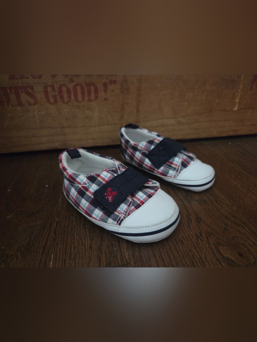 Gymboree Boys 4 Lobster Plaid Crib Shoes